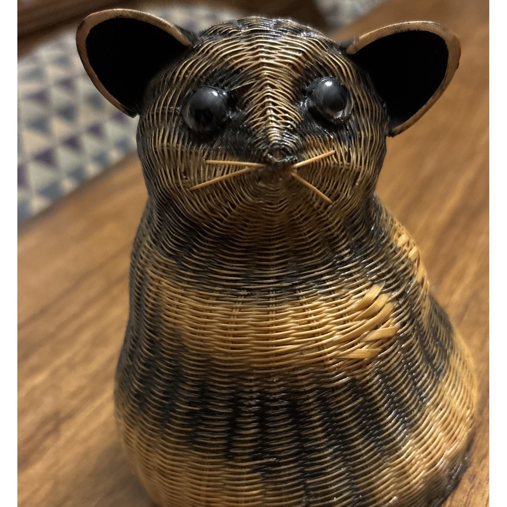 Rare Vintage Shanghai Handicrafts Chinese Wicker Fat Squirrel Music Box Works